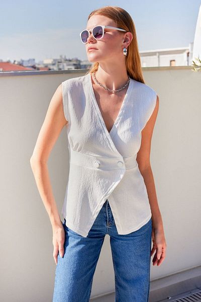 Kokosh moda Vestă tricotată cu detaliu cu nasturi 916 - albă