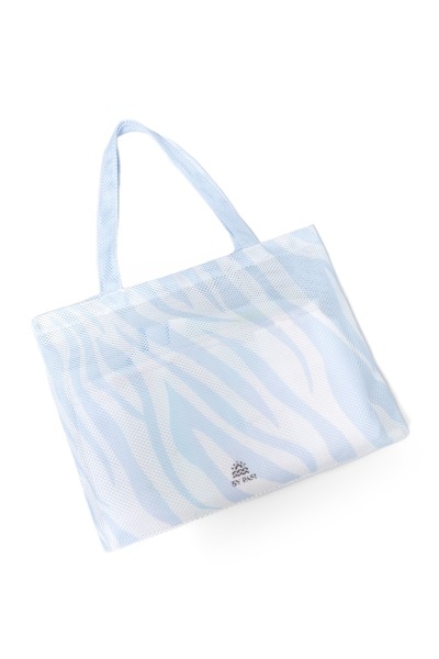 BY PAPI Light Blue and White Patterned Mesh Beach Bag