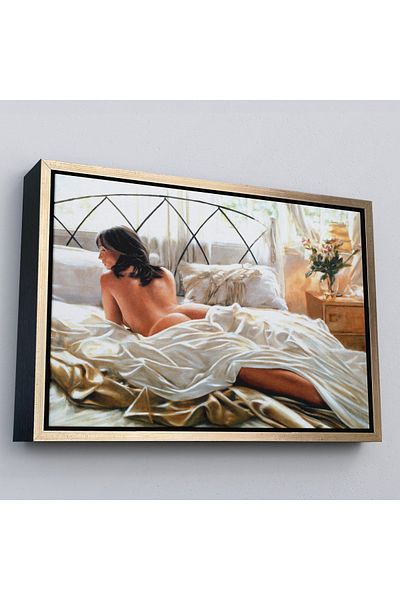 Harita Sepeti Femeie frumoasa pe pat cu cadru de aur Pictură decorativă de perete