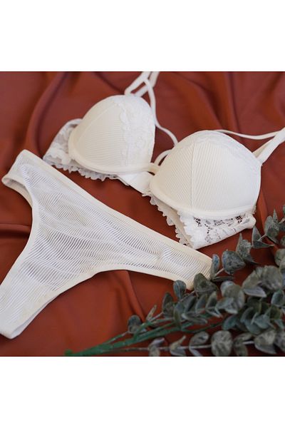cappadocians Set sutien cu 2 piese cu dantelă detaliată și susținută cu nervuri - culoare ecru