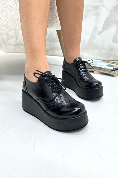 inizio Loafer de damă cu toc pană din piele lacuită neagră V4215