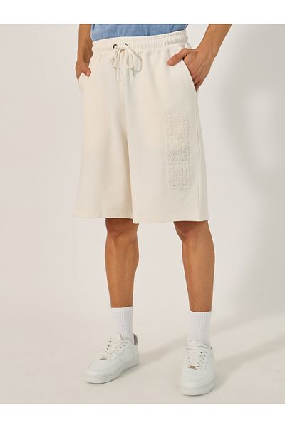 Styli MEN OVERSIZED FIT SHORTS WITH EMBOSSED TILE PRINT