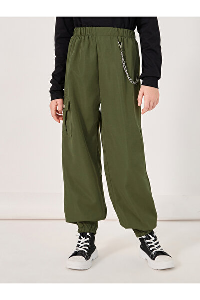 Styli Solid Cargo Pocket Pants with Chain Detail