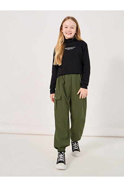 Styli Solid Cargo Pocket Pants with Chain Detail