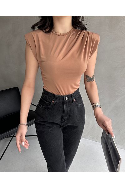 Fav Style Γυναικεία αμάνικη μπλούζα με λαιμόκοψη Camel