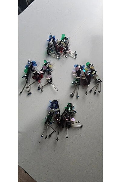 BERKE TUHAFIYE AKSESUAR 4 قطع حرف M عرض 6 سم طول 6 سم رقعة شعار مطرزة بالترتر...