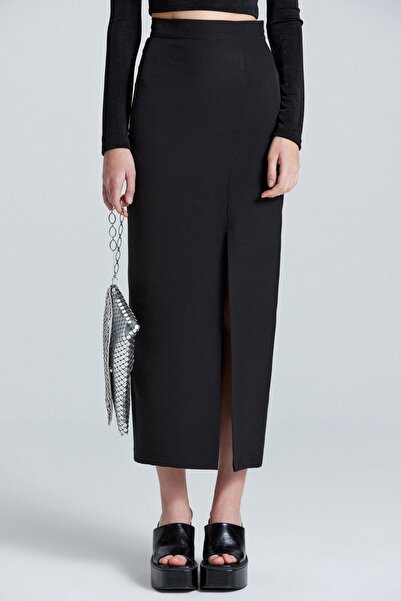World Fashion Trends 2518 Long Black Skirt with Slit Detail on the Front