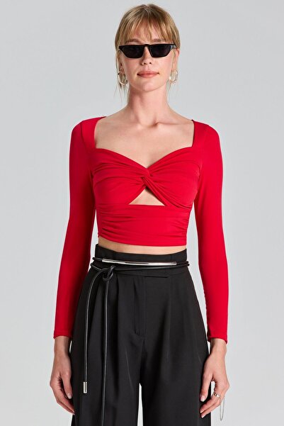 World Fashion Trends Κόκκινη μπλούζα του 1943 με λεπτομέρεια κόμπου στο μπροστινό μέρος