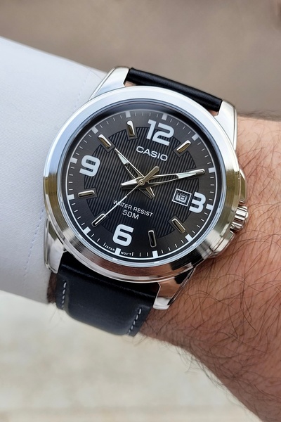 Casio Kasası Gri Kordonu Siyah Renk Garantili 5 Atm Su Geçirmez Erkek Kol Saati