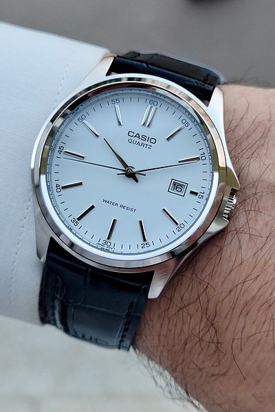 Casio وظائف اللون الفضي النشطة الأصلية حالة الصلب ساعة اليد الرجالية