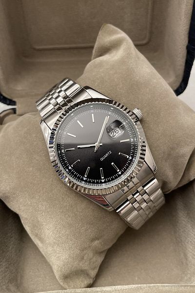Leerybee Elite Men's Wristwatch with Premium Calendar Kn-11