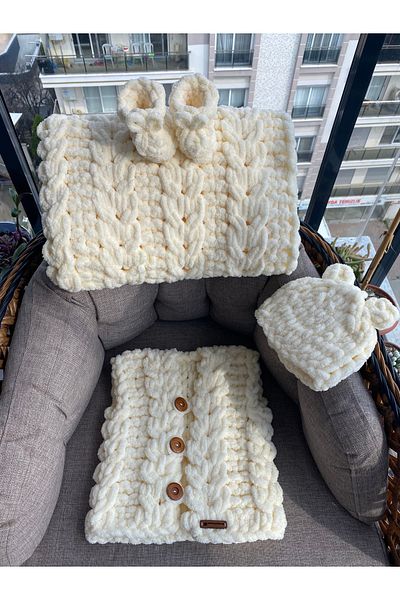 Alizee Puffy Hand Knitted Baby Blanket Set