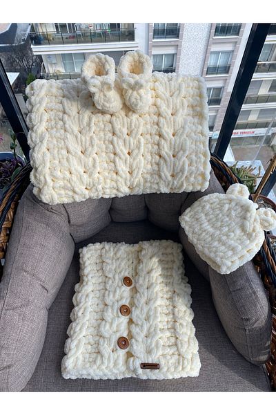 Alizee Puffy Hand Knitted Baby Blanket Set