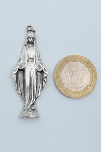 Bu Farklı Meryem Ana Gümüş Kaplama Deri İp Kolye