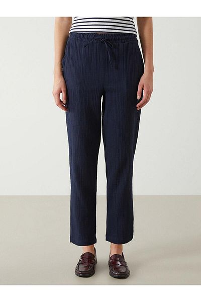 LC Waikiki Pantaloni de damă LCW Vision cu textura elastică în talie