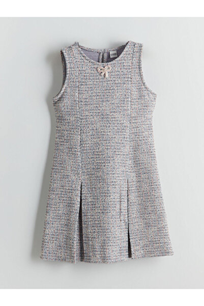 LC Waikiki RMZ GİYİM فستان بناتي بتفاصيل شريطية على ياقة روبا من FARKIYA