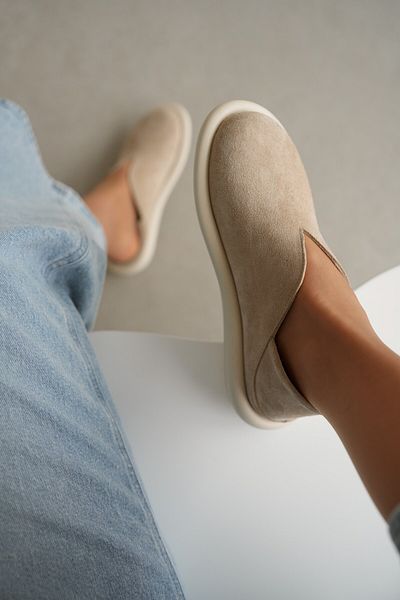 selinshoes Denny Genuine Leather Oval Toe V Detailed Women's Loafer - Beige