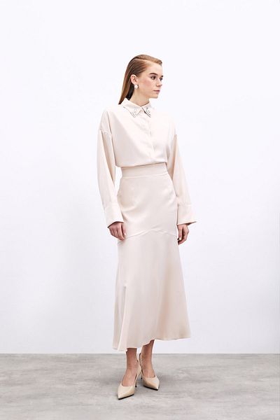 Sateen Fusta din satin cu decupaj bej