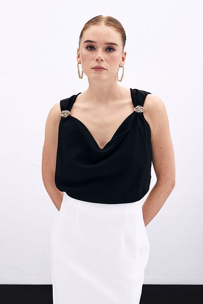 Sateen Bluză cu gât adânc - neagră