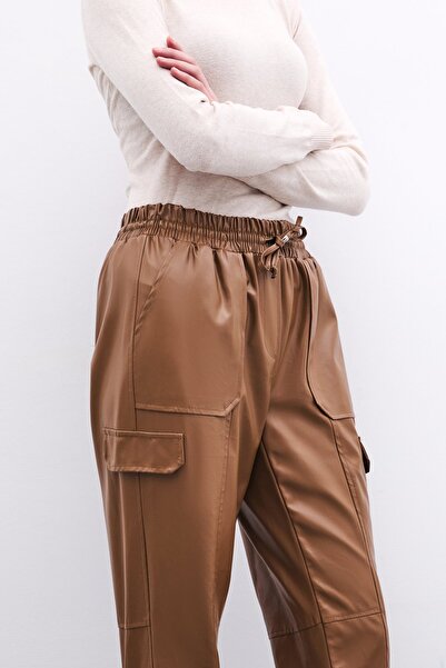 Sateen Δερμάτινο παντελόνι Jogger - Μπεζ