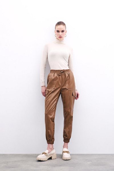 Sateen Pantaloni Jogger din piele - Bej