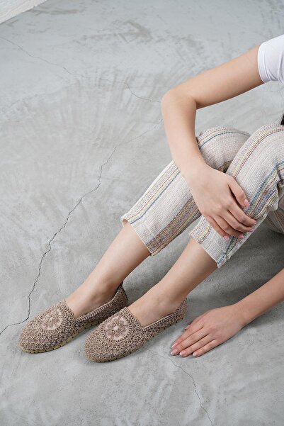 Beyond Kadın Vizon Çiçek Nakışlı Hasır Triko Günlük Babet Byndtrb02