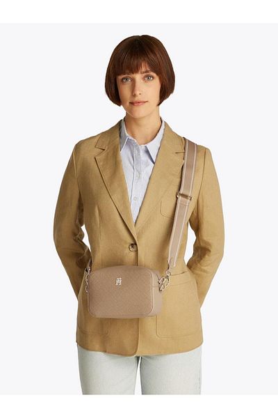 Tommy Hilfiger Dámská crossbody kabelka TH DISTINCT CAMERA BAG MONO