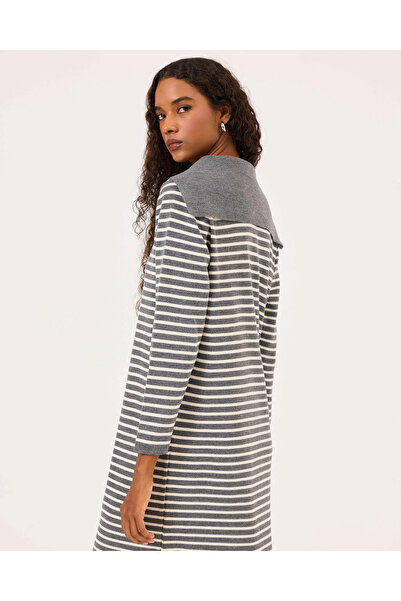 SCL Довгорукава сукня з трикотажу середньої довжини