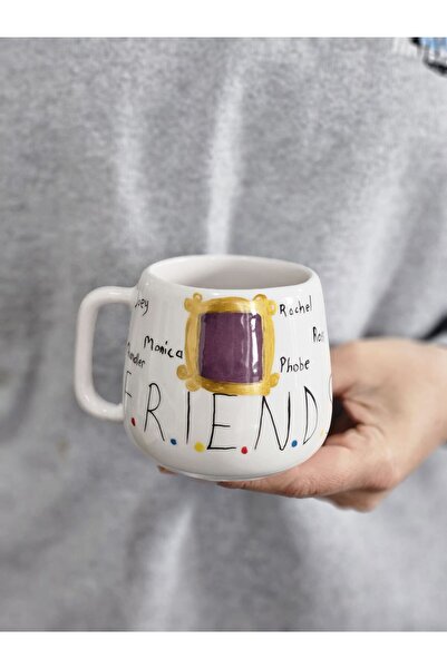 MeGgDecor Friends Temalı El Yapımı & El Boyaması Seramik Kupa (240 ml)