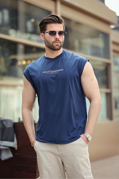 Madmext Tricou pentru bărbați cu imprimeu cu decolteu bleumarin E7123