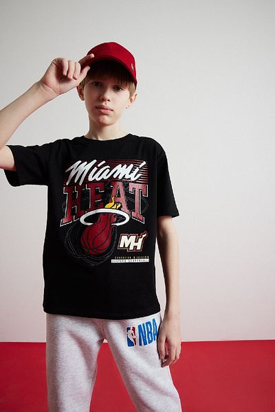 DeFacto Boy's Nba Miami Heat Crew Neck Short Sleeve T-Shirt D9546A825Sm