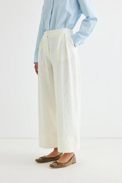 KADRİYE BAŞTÜRK Textured Culotte Trousers Ecru