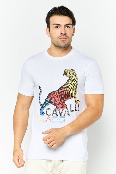 Cavalli Class تي شيرت رجالي بطبعة جرافيكية وأكمام قصيرة ورقبة دائرية، باللون الأبيض