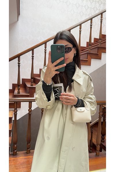 NOTHING Women's Cream Mini Bag with Snap Closure and Chain Strap