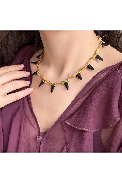 Alice İsstanbul Scrunch Detail Triangle Black Stone Necklace