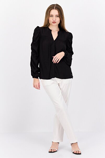 Pepe Jeans بلوزة نسائية ذات رقبة على شكل حرف V وأكمام طويلة ومزخرفة باللون الأسود