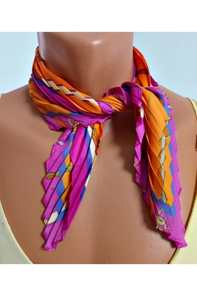 mos&more Pleated Floral Brand Scarf