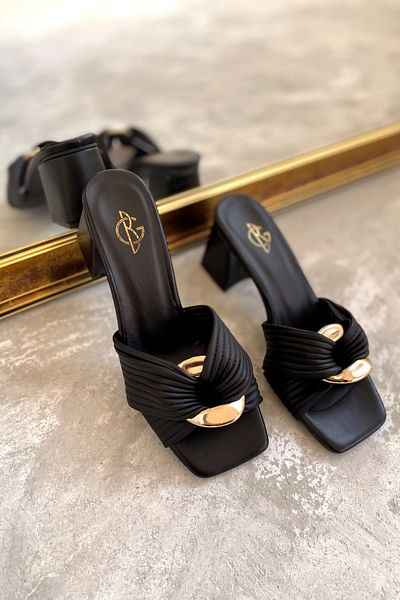 BZC AYAKKABI Women's Black Short Heel Gold Buckle Detailed Slippers
