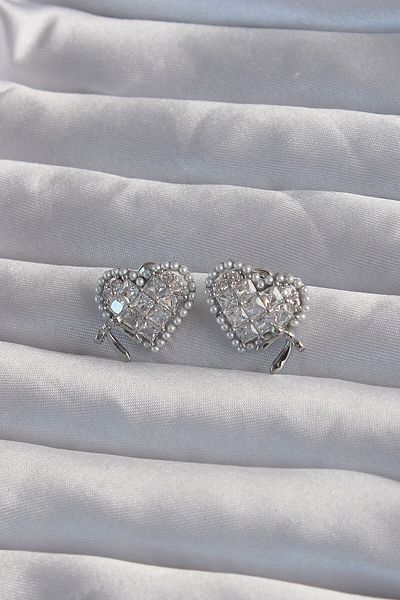 Skygo Silver Colored Brass Zircon Cubic Zirconia Bow Detail Heart Earrings - Tj-bkp9298