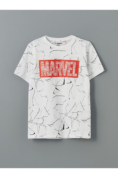 LC Waikiki LCW Kids Crew Neck Marvel Printed Set de pijamale pentru băieți cu pantaloni scurți