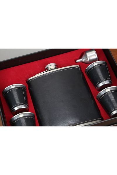 imsaconcept Stainless Steel Leather Coated 4 Shot Glass Flask Set 18.oz Gift for Lover