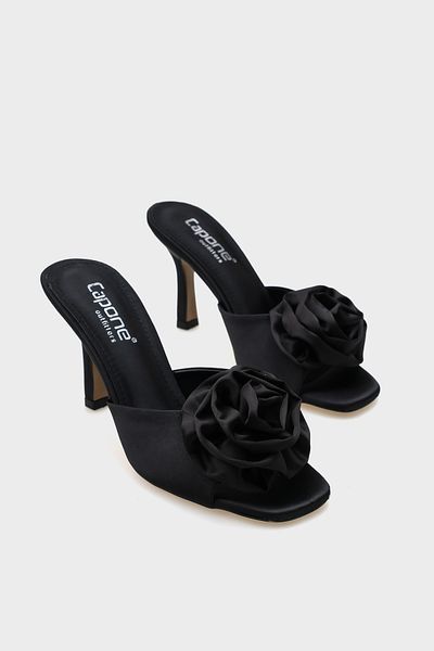Capone Outfitters Damen-Hausschuhe aus Satin mit mittlerem Absatz und Blumenmuster