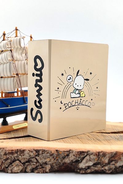 Vagonik Ξύλινο διακοσμητικό κουμπαρά με θέμα Pochacco Parabox