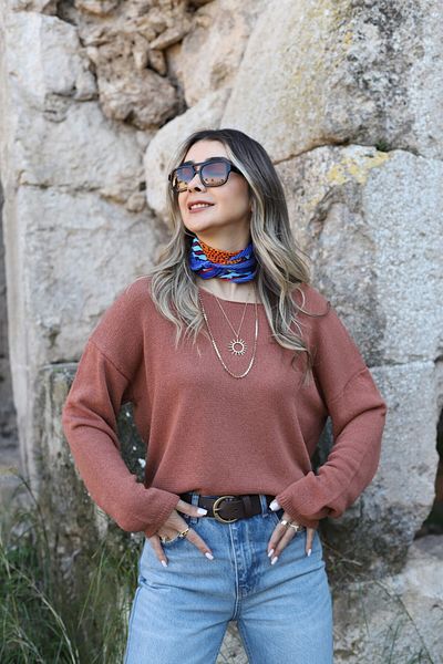bytugcekaya Кафяв пуловер с мерсеризирана яка и широка яка стандартен размер