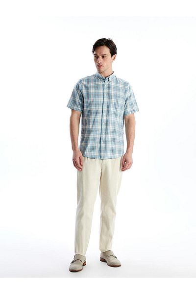 LC Waikiki Ανδρικό πουκάμισο LCWAIKIKI Classic Regular Fit με κοντό μανίκι καρό από ποπλίνα
