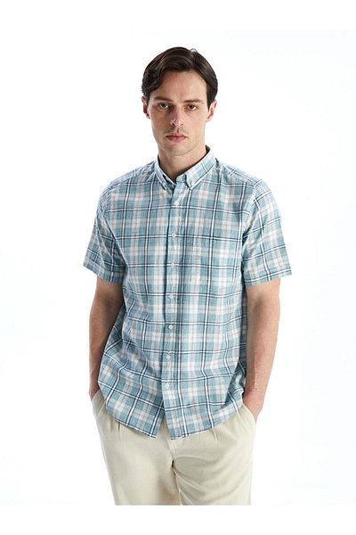 LC Waikiki Ανδρικό πουκάμισο LCWAIKIKI Classic Regular Fit με κοντό μανίκι καρό από ποπλίνα