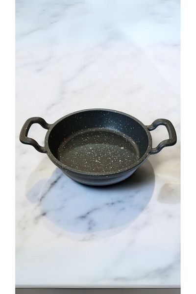 qussine Cast Granite Omelette Pan