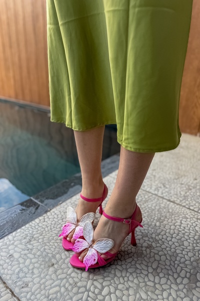 SHOEBELLAS Butter Fuchsia Powder Butterfly Detailed Women's Heeled Shoes