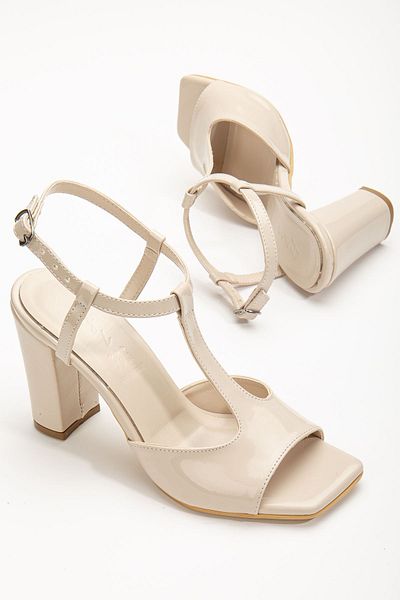 Hayalimdeki Ayakkabı Entela Heeled Cream Patent Leather Blunt Toe Women's Shoes