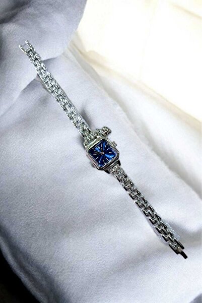 Neorney Şık Kalp Detaylı Boncuklu Kadın Kol Saati